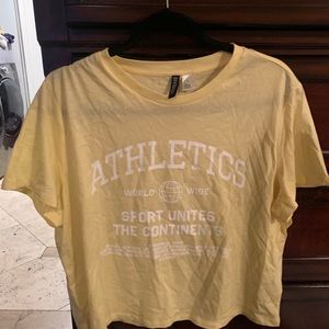 Cute and casual yellow cropped tee